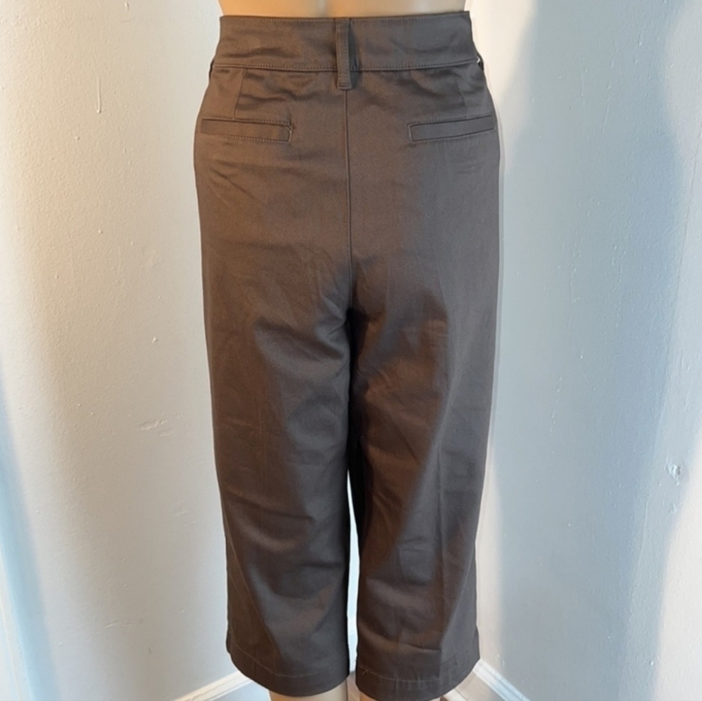 St John's Bay Brown Capri Pants - Picture 2 of 10